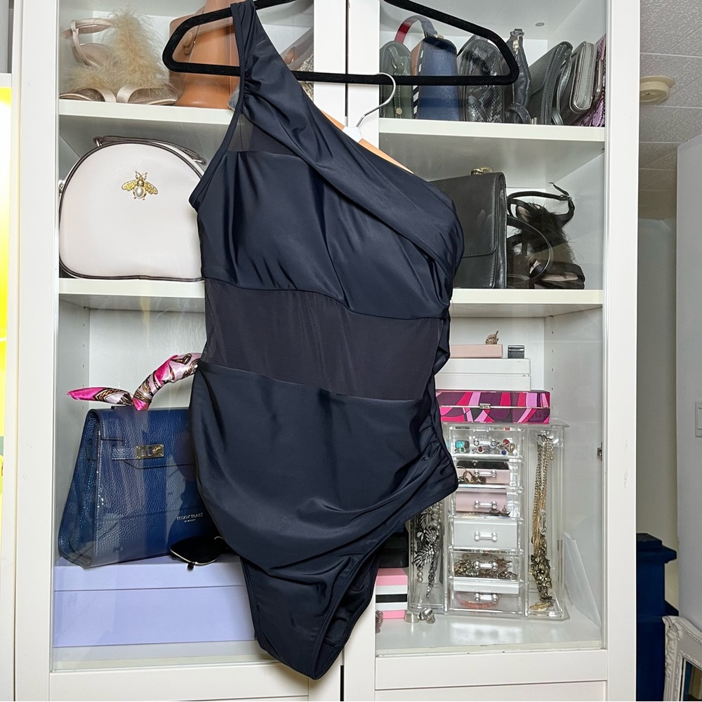 Cupshe Sleek Black Swimsuit